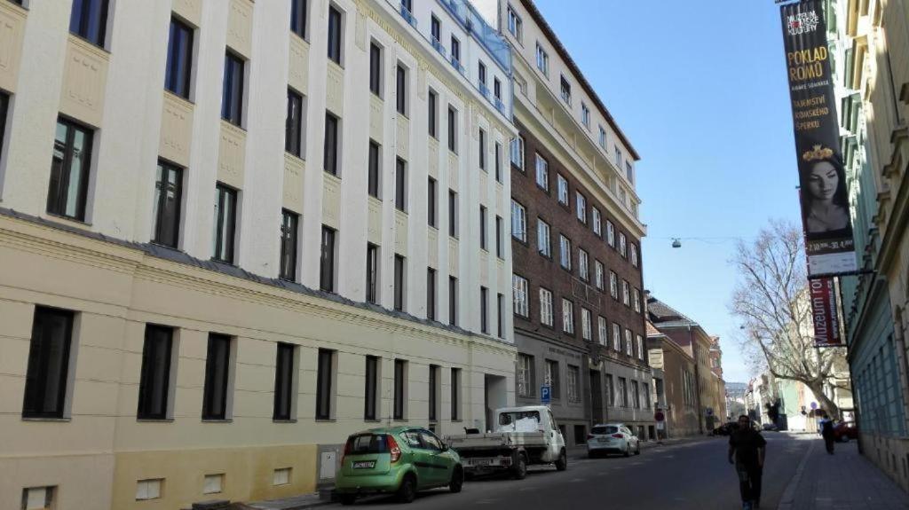 Appartamento Apartmans In The Center With Privat Parking Brno Esterno foto